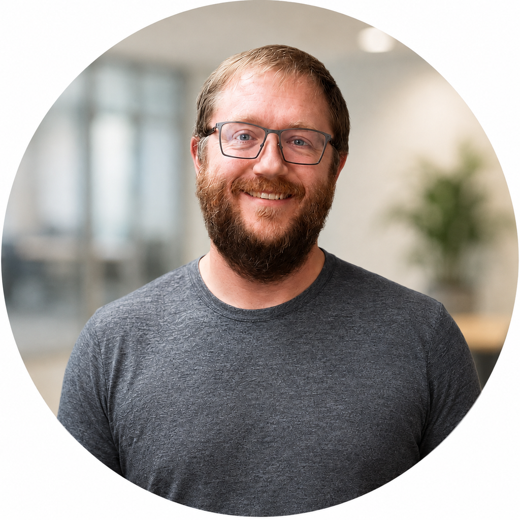 Chris Snyder Headshot